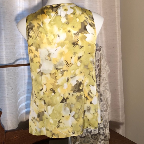 Anne Klein v-neck ruffled floral top, M - Picture 2 of 4